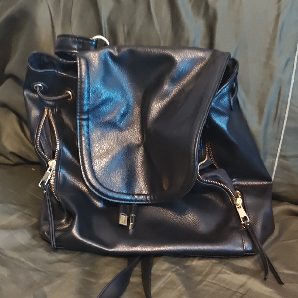Chic Black Leather Messenger Backpack